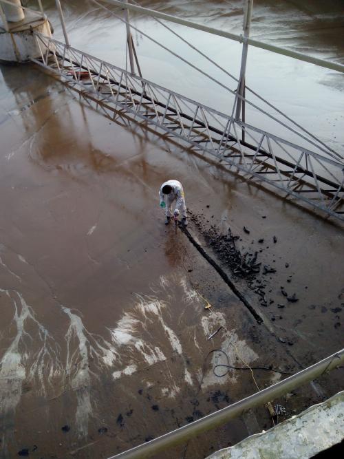 遵义堵漏防水公司污水池伸缩缝补漏,污水池堵漏,地下车库补漏