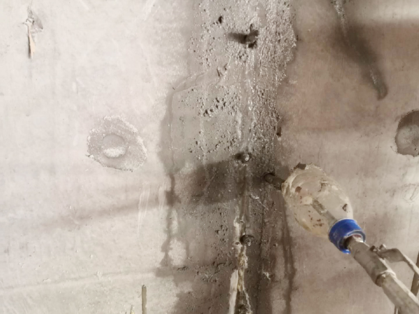 地下室剪力墙漏水量大先使用水性堵漏剂